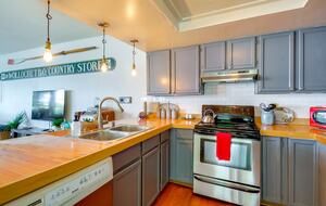 Historic Gig Harbor Waterfront Retreat with Private Beach - Gig Harbor, Washington