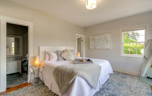 Historic Gig Harbor Waterfront Retreat with Private Beach - Gig Harbor, Washington