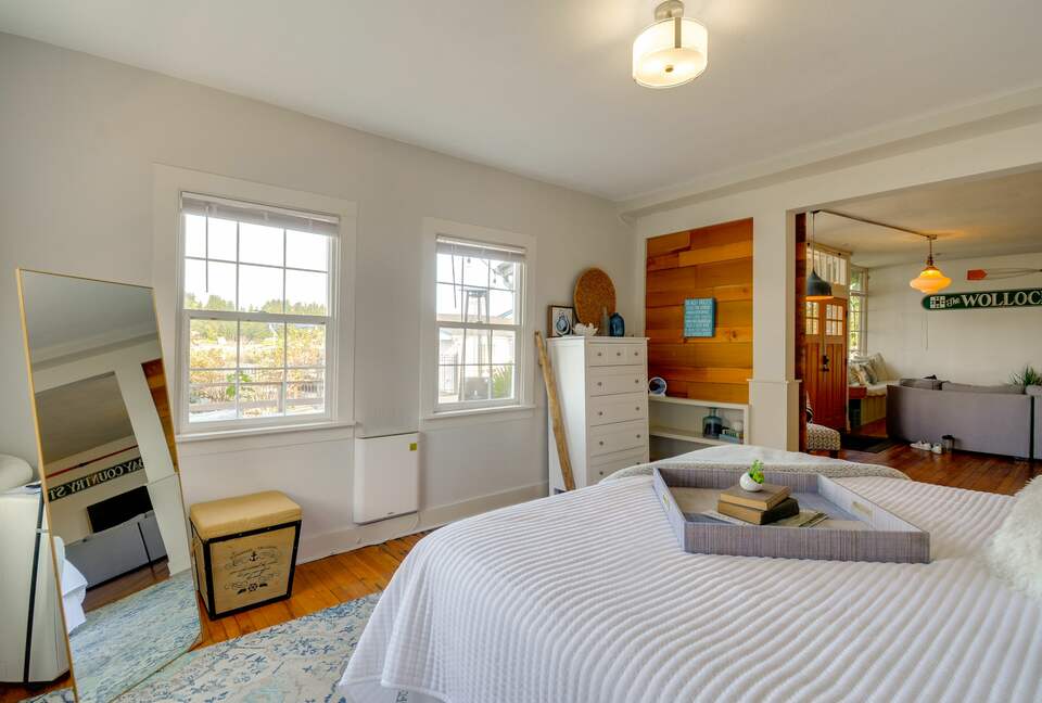 Historic Gig Harbor Waterfront Retreat with Private Beach - Gig Harbor, Washington