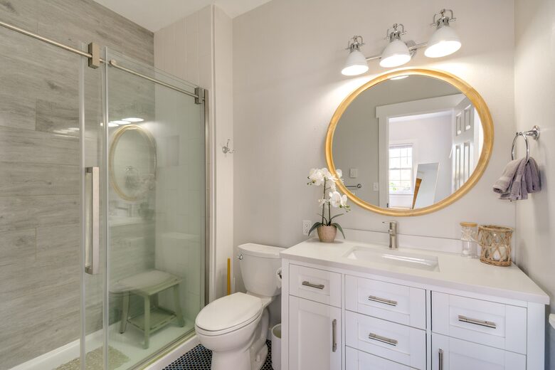 Historic Gig Harbor Waterfront Retreat with Private Beach - Gig Harbor, Washington