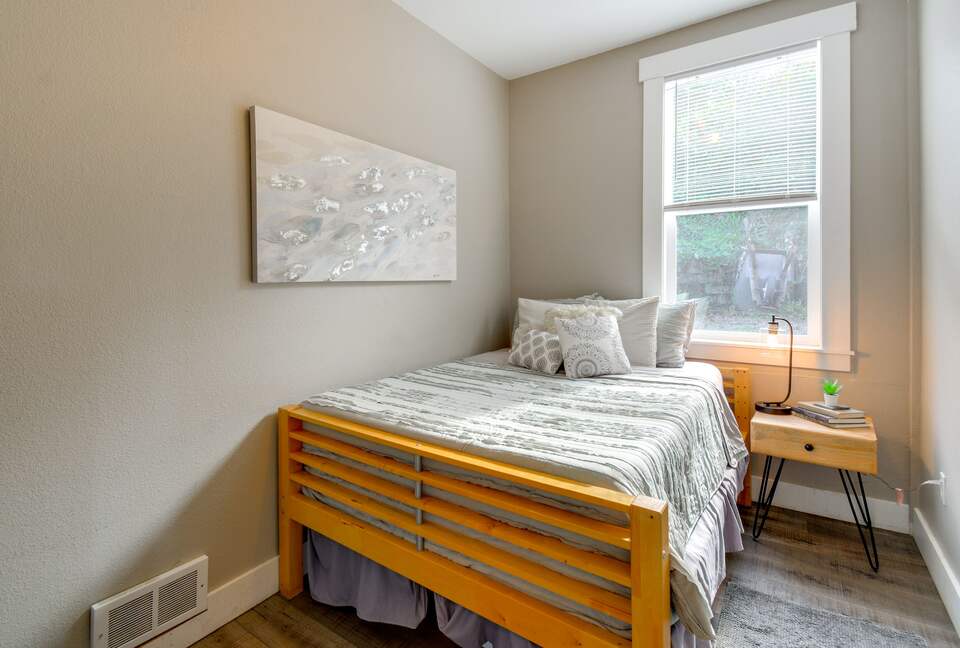 Historic Gig Harbor Waterfront Retreat with Private Beach - Gig Harbor, Washington