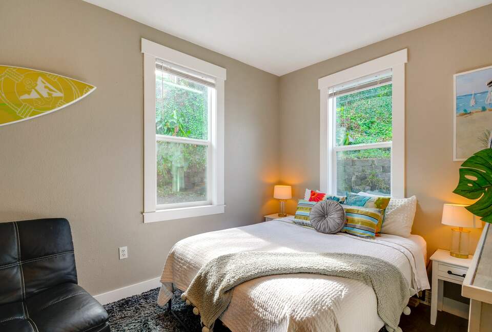 Historic Gig Harbor Waterfront Retreat with Private Beach - Gig Harbor, Washington