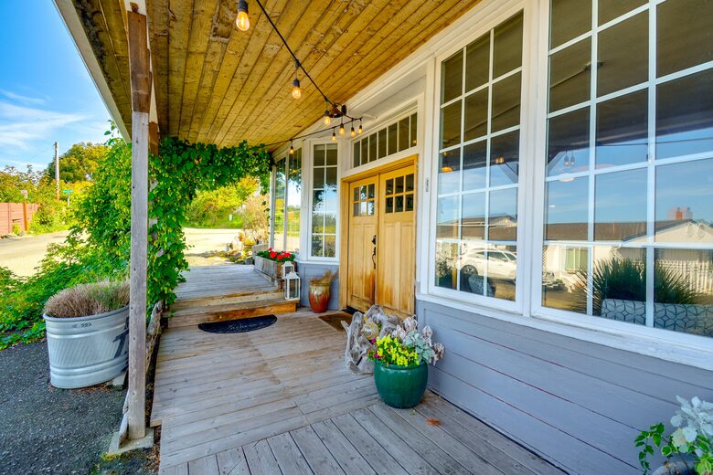 Historic Gig Harbor Waterfront Retreat with Private Beach - Gig Harbor, Washington