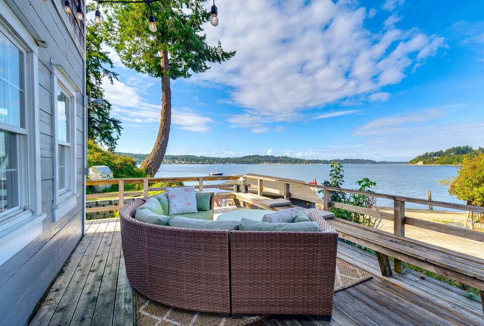 Historic Gig Harbor Waterfront Retreat with Private Beach - Gig Harbor, Washington