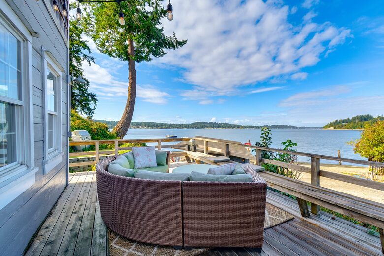 Historic Gig Harbor Waterfront Retreat with Private Beach - Gig Harbor, Washington