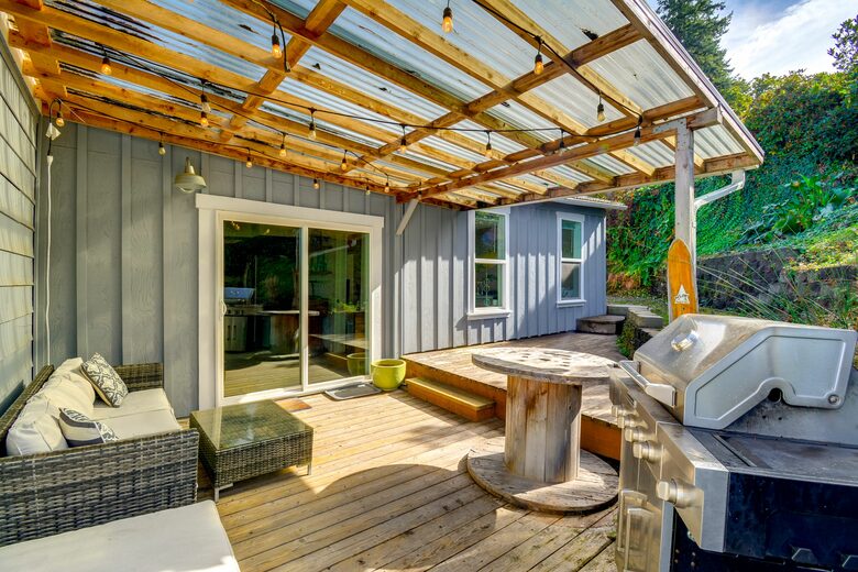 Historic Gig Harbor Waterfront Retreat with Private Beach - Gig Harbor, Washington