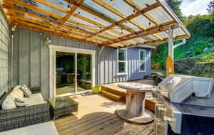 Historic Gig Harbor Waterfront Retreat with Private Beach - Gig Harbor, Washington