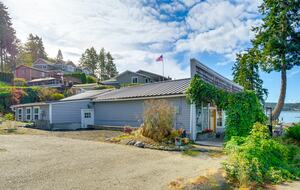 Historic Gig Harbor Waterfront Retreat with Private Beach - Gig Harbor, Washington