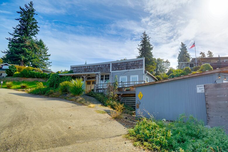 Historic Gig Harbor Waterfront Retreat with Private Beach - Gig Harbor, Washington