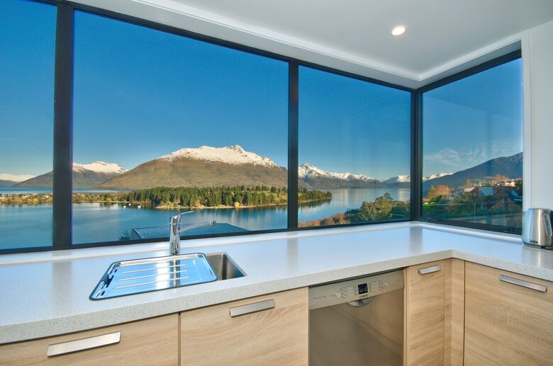 Alpine Vista House | Modern Luxury with Panoramic Lake & Mountain Views - Queenstown, New Zealand