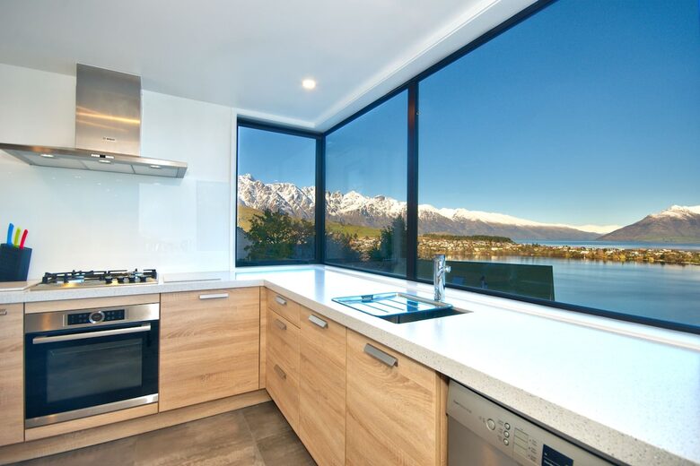 Alpine Vista House | Modern Luxury with Panoramic Lake & Mountain Views - Queenstown, New Zealand