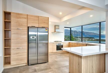 Alpine Vista House | Modern Luxury with Panoramic Lake & Mountain Views - Queenstown, New Zealand