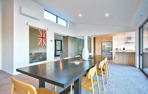 Alpine Vista House | Modern Luxury with Panoramic Lake & Mountain Views - Queenstown, New Zealand