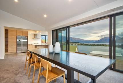 Alpine Vista House | Modern Luxury with Panoramic Lake & Mountain Views - Queenstown, New Zealand
