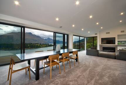 Alpine Vista House | Modern Luxury with Panoramic Lake & Mountain Views - Queenstown, New Zealand
