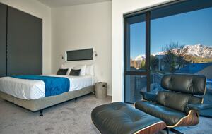 Alpine Vista House | Modern Luxury with Panoramic Lake & Mountain Views - Queenstown, New Zealand