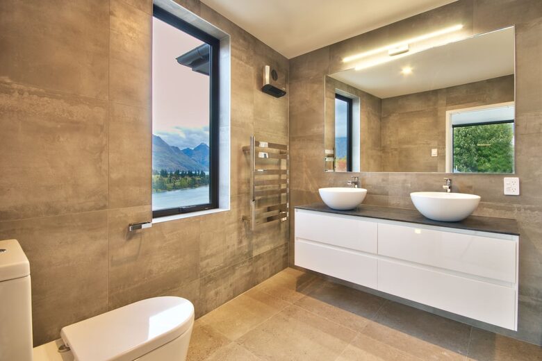 Alpine Vista House | Modern Luxury with Panoramic Lake & Mountain Views - Queenstown, New Zealand