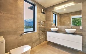 Alpine Vista House | Modern Luxury with Panoramic Lake & Mountain Views - Queenstown, New Zealand