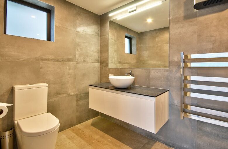 Alpine Vista House | Modern Luxury with Panoramic Lake & Mountain Views - Queenstown, New Zealand