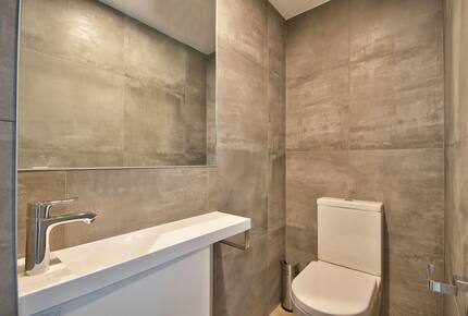 Alpine Vista House | Modern Luxury with Panoramic Lake & Mountain Views - Queenstown, New Zealand