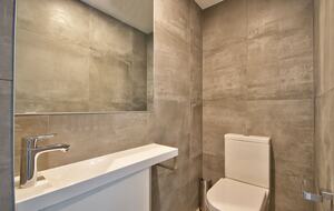 Alpine Vista House | Modern Luxury with Panoramic Lake & Mountain Views - Queenstown, New Zealand