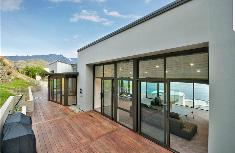 Alpine Vista House | Modern Luxury with Panoramic Lake & Mountain Views - Queenstown, New Zealand
