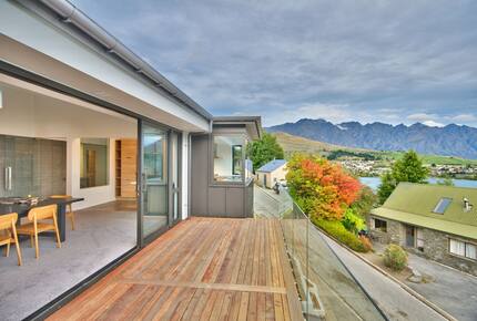 Alpine Vista House | Modern Luxury with Panoramic Lake & Mountain Views - Queenstown, New Zealand