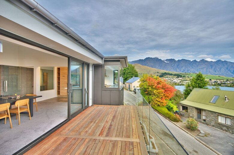 Alpine Vista House | Modern Luxury with Panoramic Lake & Mountain Views - Queenstown, New Zealand
