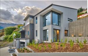 Alpine Vista House | Modern Luxury with Panoramic Lake & Mountain Views - Queenstown, New Zealand