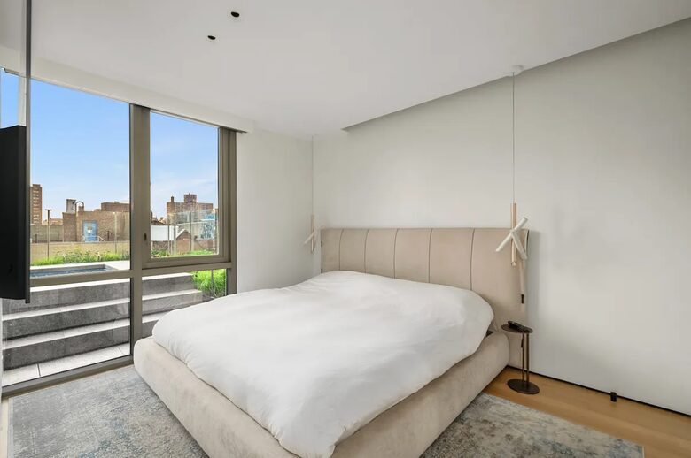 The Glass House in the Sky | Architectural Perfection Above Manhattan - New York, New York