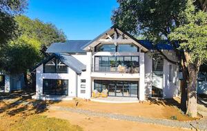 Tapologo River Lodge - Tsetsebjwe, Botswana