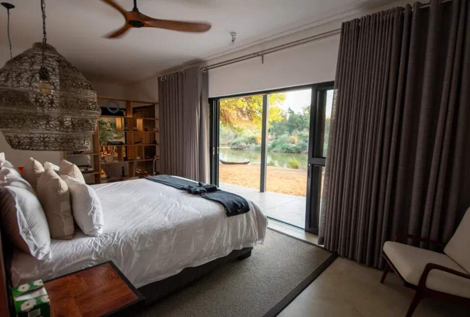 Tapologo River Lodge - Tsetsebjwe, Botswana