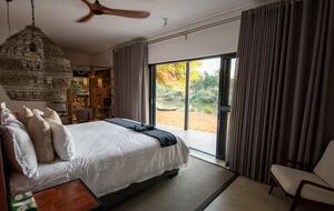 Tapologo River Lodge - Tsetsebjwe, Botswana