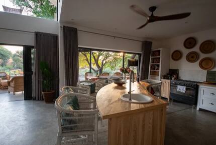 Tapologo River Lodge - Tsetsebjwe, Botswana