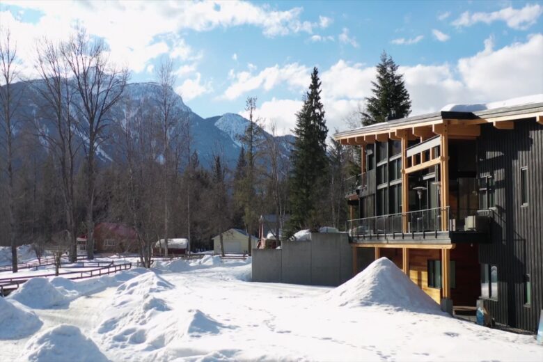 Reve Chalet | An 8-Acre Alpine Estate in the Heart of Revelstoke - Revelstoke, Canada