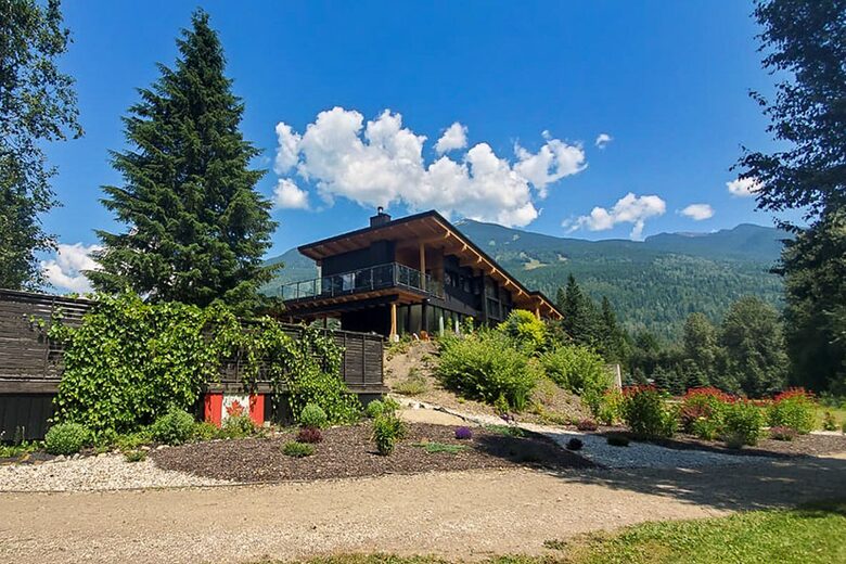 Reve Chalet | An 8-Acre Alpine Estate in the Heart of Revelstoke - Revelstoke, Canada