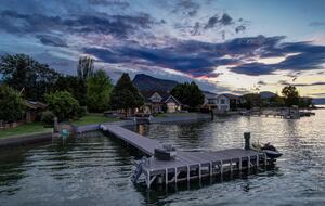 Gated Okanagan Waterfront Estate with Private Dock and Hot Tub - Summerland, Canada