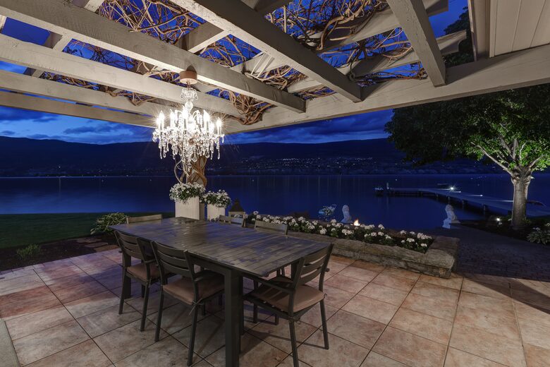 Gated Okanagan Waterfront Estate with Private Dock and Hot Tub - Summerland, Canada