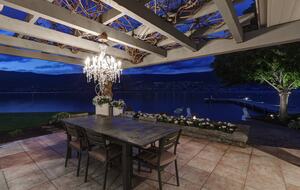 Gated Okanagan Waterfront Estate with Private Dock and Hot Tub - Summerland, Canada