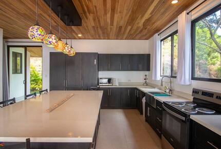 Modern Mountain Retreat with Private Pool & Panoramic Views - Atenas, Costa Rica