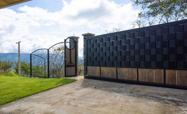 Modern Mountain Retreat with Private Pool & Panoramic Views - Atenas, Costa Rica