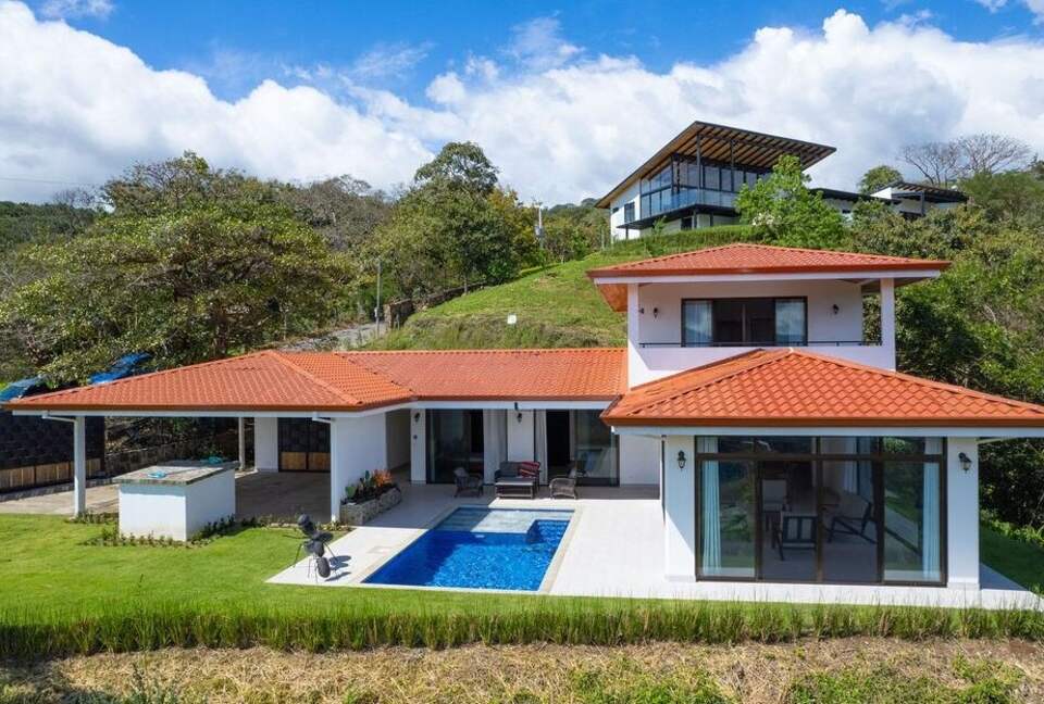 Modern Mountain Retreat with Private Pool & Panoramic Views - Atenas, Costa Rica