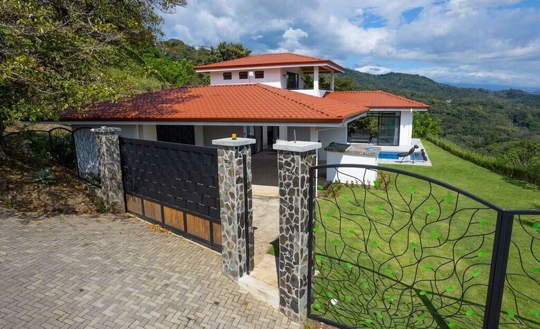 Modern Mountain Retreat with Private Pool & Panoramic Views - Atenas, Costa Rica