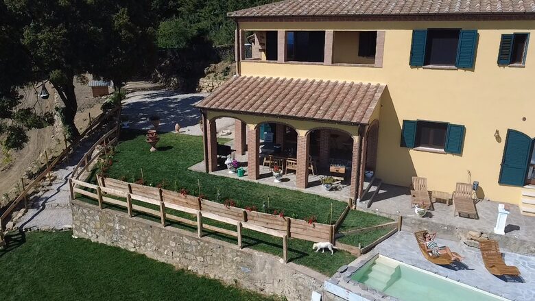 Elegant One-Bedroom Retreat in a Restored Tuscan Villa - Massa Marittima, Italy