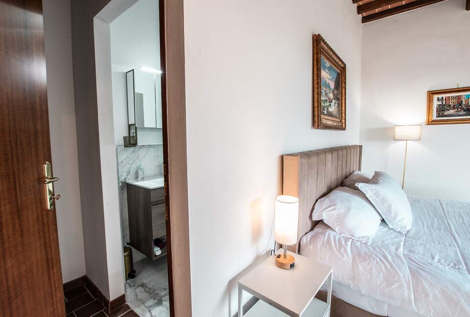 Elegant One-Bedroom Retreat in a Restored Tuscan Villa - Massa Marittima, Italy