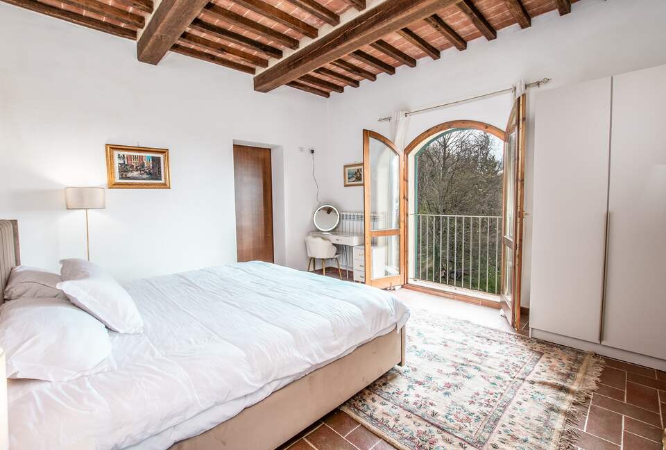 Elegant One-Bedroom Retreat in a Restored Tuscan Villa - Massa Marittima, Italy