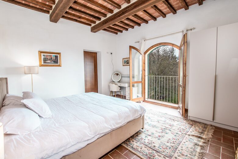 Elegant One-Bedroom Retreat in a Restored Tuscan Villa - Massa Marittima, Italy