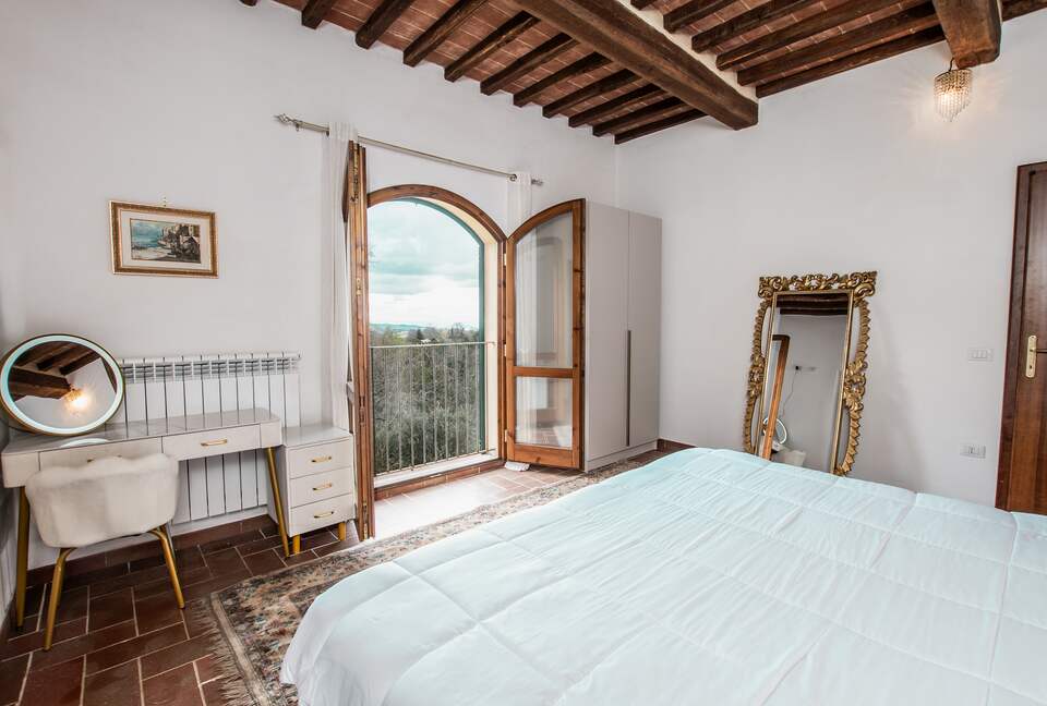 Elegant One-Bedroom Retreat in a Restored Tuscan Villa - Massa Marittima, Italy