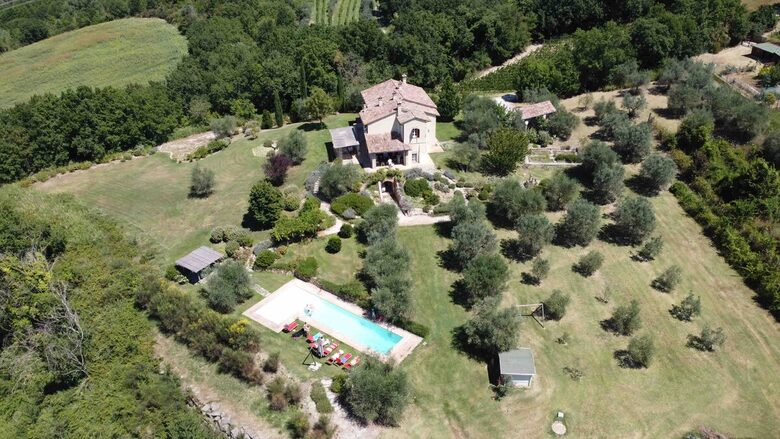 A Hilltop Country Villa in San Gemini - San Gemini, Italy