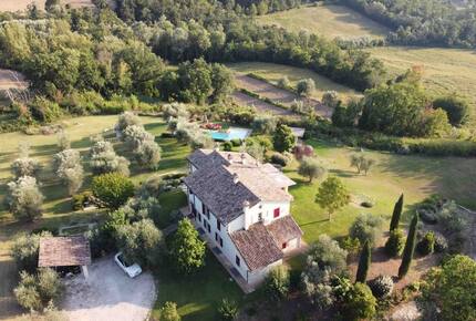 A Hilltop Country Villa in San Gemini - San Gemini, Italy